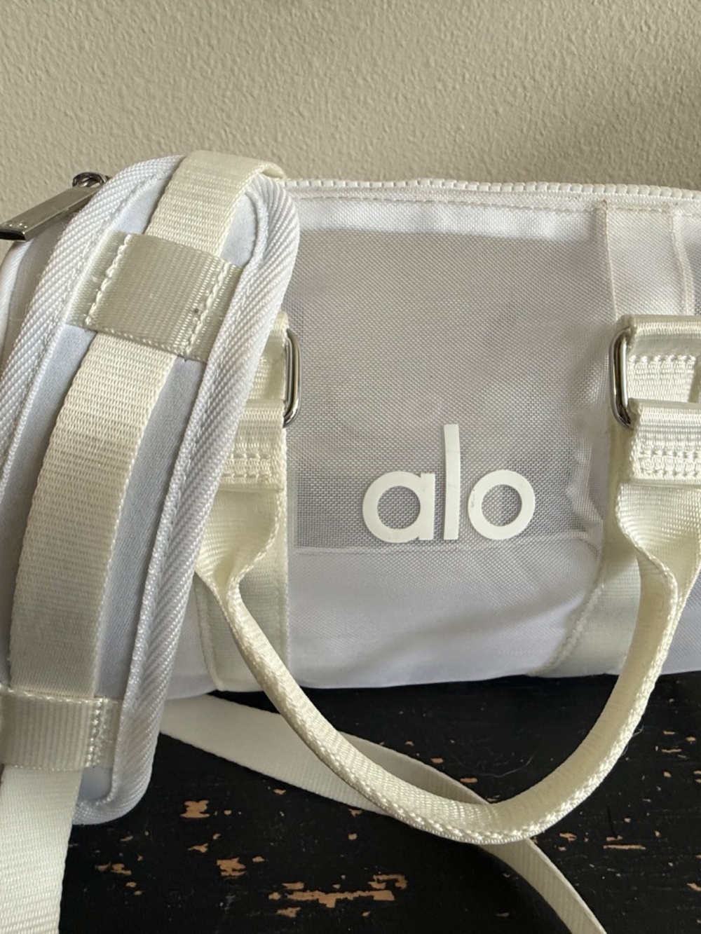 🦉ALO DUFFEL BAG PURSE - Picture 3 of 9